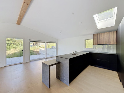 Villa neuve avec unité indépendante et vue dégagée sur les Préalpes — Senèdes image 5