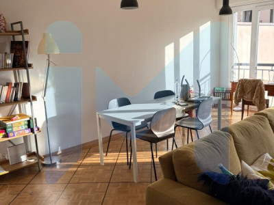 Appartement de 4 pièces au 2ème étage situé à Genève 1202 image 2
