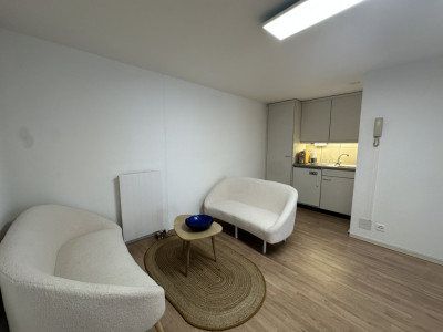 Joli bureau lumineux, bien situé  image 5