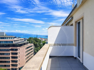 Un magnifique appartement en attique à Champel  image 1