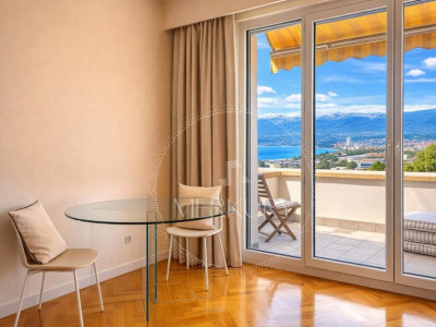 Un magnifique appartement en attique à Champel  image 3