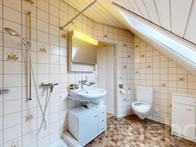 Gepflegtes 2-Familienhaus mit 835 m² Baulandparzelle image 10