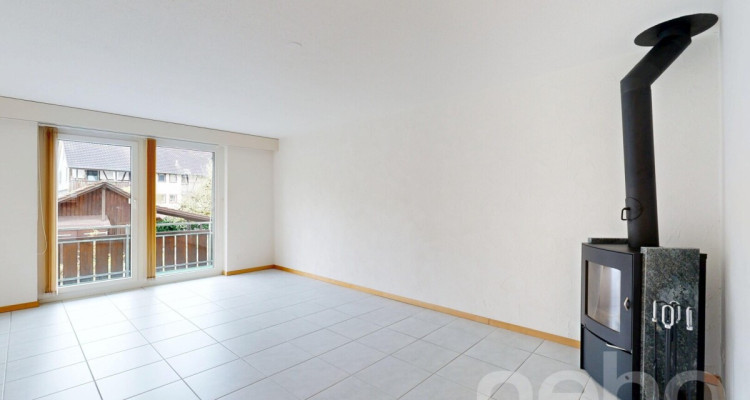 Gepflegtes 2-Familienhaus mit 835 m² Baulandparzelle image 4