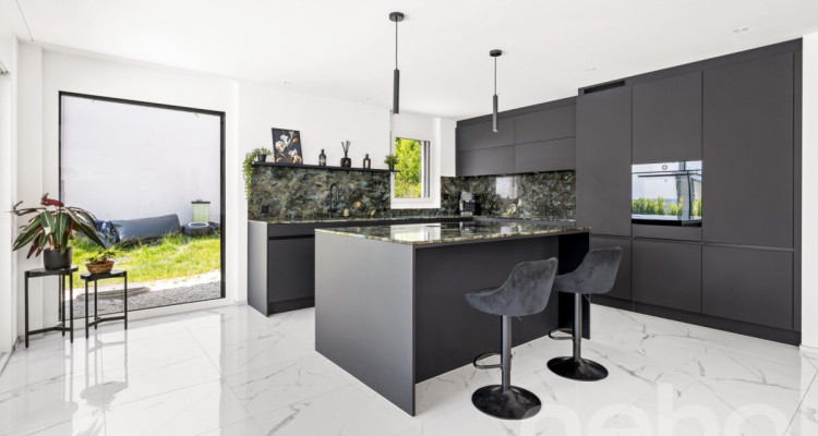 Luxuriöses 7.5  Zimmerhaus mit Aussenpool - Exklusives Wohnen in Suhr image 3