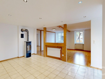 Charmante und grosszügige 3.5-Zimmer Wohnung mit privatem Garten! image 4