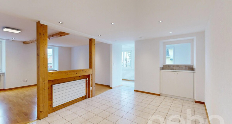 Charmante und grosszügige 3.5-Zimmer Wohnung mit privatem Garten! image 3