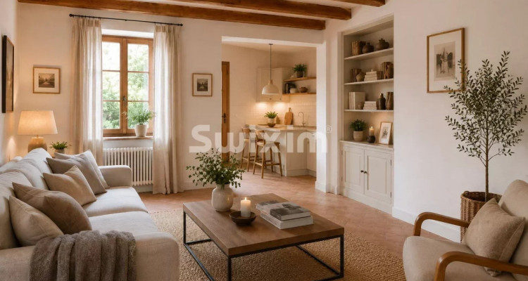 In a beautiful house with a garden, a fully renovated apartment with its magnificent master suite image 2