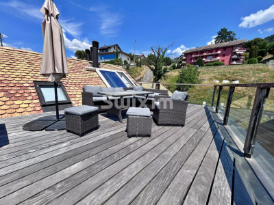 Exclusivité ! Vivez le charme du lac, Superbe triplex dans une bâtisse historique ! image 2