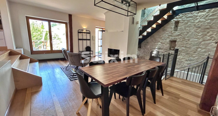 Exclusivité ! Vivez le charme du lac, Superbe triplex dans une bâtisse historique ! image 3