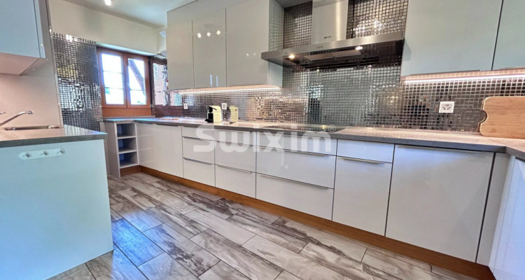 Exclusivité ! Vivez le charme du lac, Superbe triplex dans une bâtisse historique ! image 4
