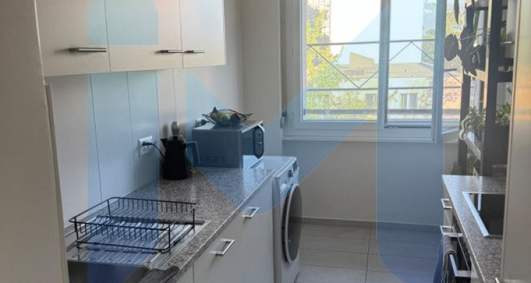 Appartement de 3 pièces au 5ème étage situé à Onex 1213 image 3