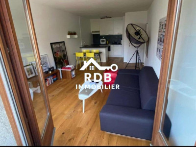 Appartement de 2,5 pièces au 2ème étage situé à Genève 1206 image 2