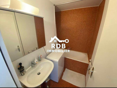 Appartement de 2,5 pièces au 2ème étage situé à Genève 1206 image 8