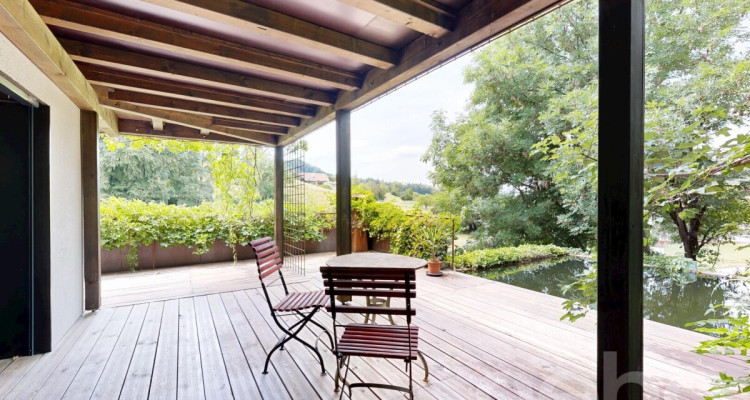 Modernes Wohnen im Grünen: 6.5 Zimmer Haus mit Schwimmteich image 2