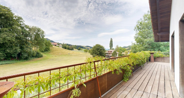 Modernes Wohnen im Grünen: 6.5 Zimmer Haus mit Schwimmteich image 3