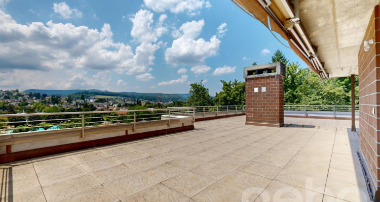 Exklusive Terrassenwohnung mit 189 m² Terrassen und Jura-Aussicht image 11