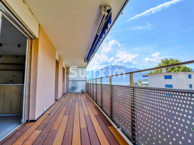 Luxe épuré avec vue sur le lac ! Appartement 3.5 pièces neuf avec balcon ! image 2