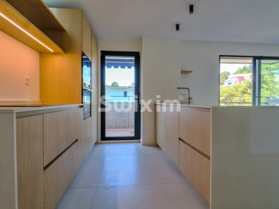 Luxe épuré avec vue sur le lac ! Appartement 3.5 pièces neuf avec balcon ! image 4