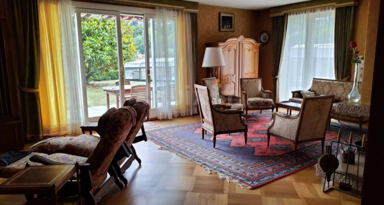 Villa-appartement avec piscine et vue sur le lac image 3