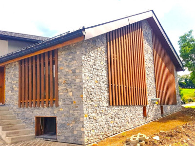 MAISON DE CHARME ÉCOLOGIQUE NEUVE AVEC JARDIN, PARKINGS ET BELLE VUE image 1