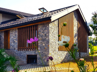 MAISON DE CHARME ÉCOLOGIQUE NEUVE AVEC JARDIN, PARKINGS ET BELLE VUE image 1