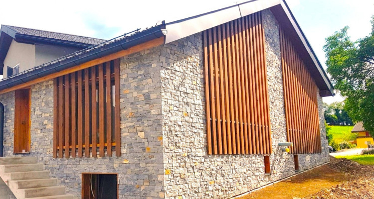 MAISON DE CHARME ÉCOLOGIQUE NEUVE AVEC JARDIN, PARKINGS ET BELLE VUE image 1