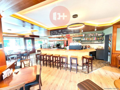 GROSSZÜGIGES RESTAURANT / BAR, ZENTRAL GELEGEN image 1