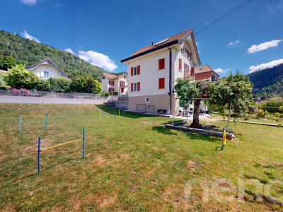 Maison avec 2 appartements, grand jardin & fort potentiel image 1