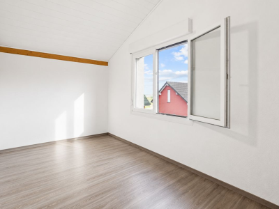 Charmant appartement de 4,5 pièces sous les combles à Ursy image 4