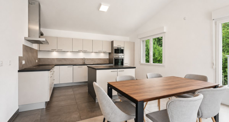 Charmant appartement de 4,5 pièces sous les combles à Ursy image 2