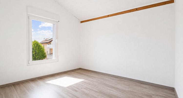 Charmant appartement de 4,5 pièces sous les combles à Ursy image 3