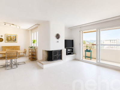 Gepflegte 3.5 Zimmer Wohnung mit Cheminée und Balkon image 1