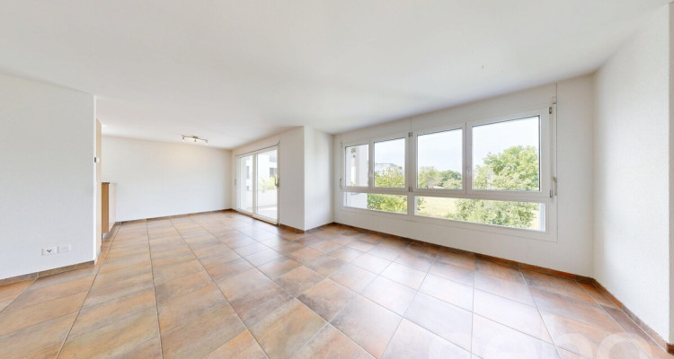Grosse und helle Wohnung mit Weitsicht in Ipsach image 2