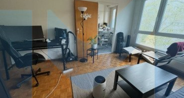 Appartement meublé de 1,5 pièces au 4ème étage situé à Genève 1203 image 2