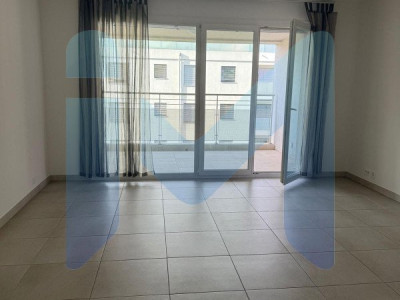 Appartement de 5,5 pièces au 3ème étage situé à Thônex 1226  image 2