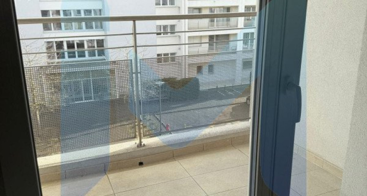 Appartement de 5,5 pièces au 3ème étage situé à Thônex 1226  image 10