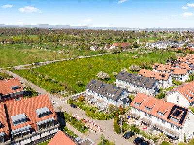 Charmantes Reiheneckhaus in ruhiger Lage von Oberwil image 1