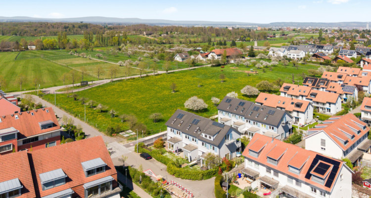 Charmantes Reiheneckhaus in ruhiger Lage von Oberwil image 1