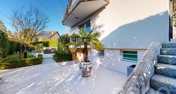 Villa familiale avec jardin arboré et jacuzzi à Founex image 10