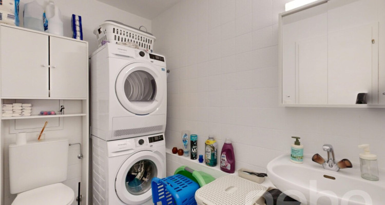 Charmant appartement de 2.5 pièces avec balcon et 2 salles deau image 10