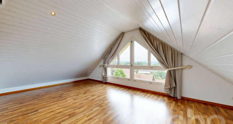 Wohnen auf zwei Ebenen - Stilvolle 4.5 Zimmer-Maisonettewohnung image 7