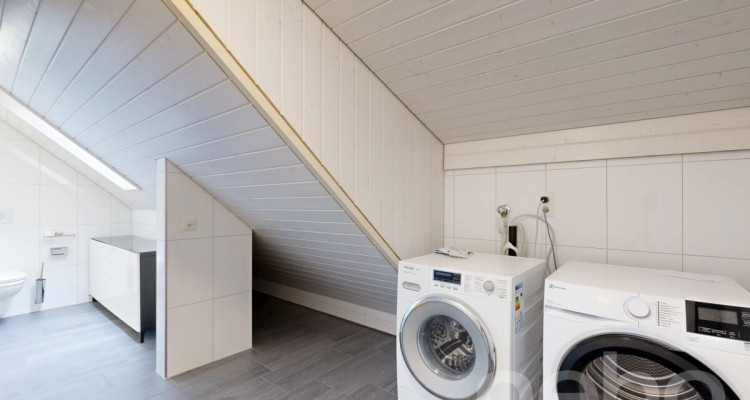 Wohnen auf zwei Ebenen - Stilvolle 4.5 Zimmer-Maisonettewohnung image 10
