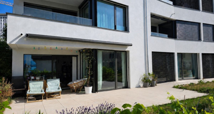 Superbe appartement moderne de 4,5 pièces avec grande terrasse, vue lac et Alpes image 2