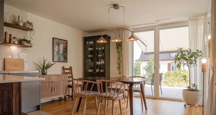 Superbe appartement moderne de 4,5 pièces avec grande terrasse, vue lac et Alpes image 6