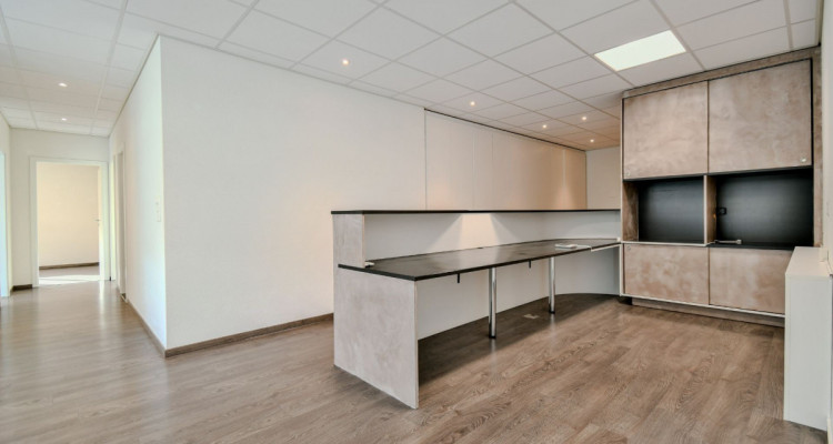 Local commercial au centre-ville image 1