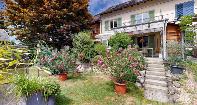 Charmantes Reihenhaus an zentraler Lage in Uster image 1