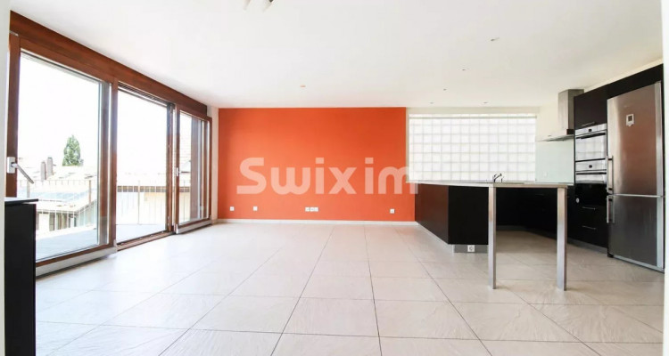 Lumineux attique avec vue dégagée image 4