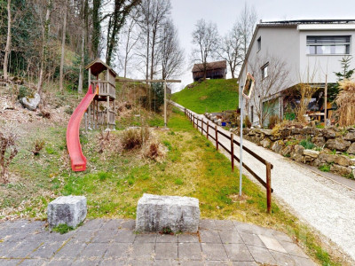 Grosszügiges Doppeleinfamilienhaus an familienfreundlicher Lage image 11