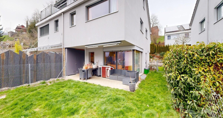 Grosszügiges Doppeleinfamilienhaus an familienfreundlicher Lage image 2