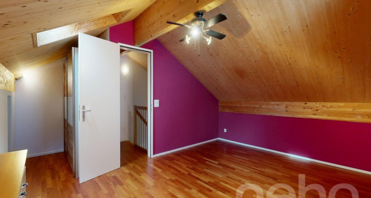 Grosszügiges Doppeleinfamilienhaus an familienfreundlicher Lage image 7